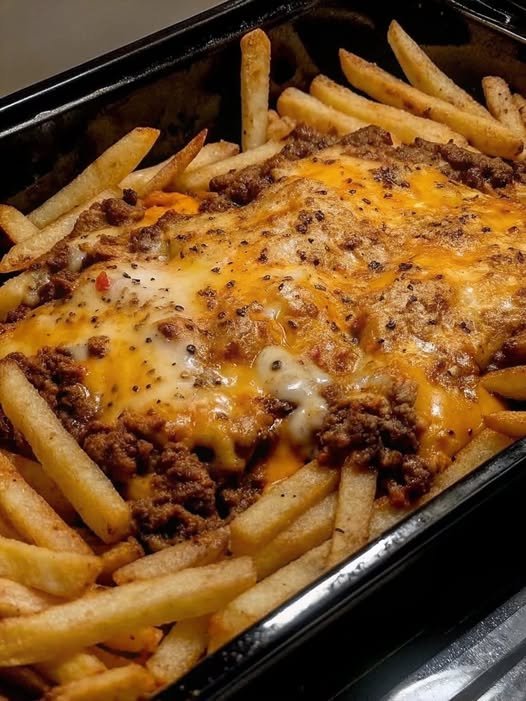 An image of Cheesy Chili Fries Baked Recipe